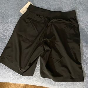 NWT Brooklyn Bermuda short